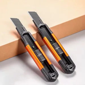 Retractable Carbon Steel Utility Knife 10.7cm