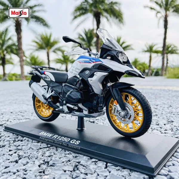 Maisto 1:12 KTM 1290 Super Duke R Model - Image 2