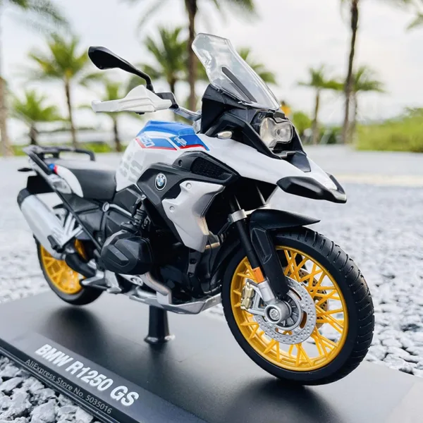 Maisto 1:12 KTM 1290 Super Duke R Model - Image 5