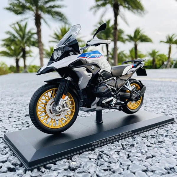 Maisto 1:12 KTM 1290 Super Duke R Model - Image 4