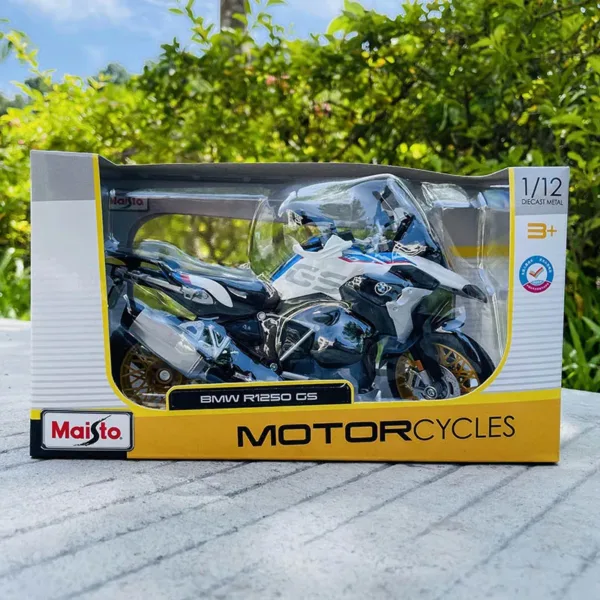 Maisto 1:12 BMW R1250 GS Motorcycle Model - Image 6