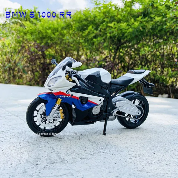 Maisto 1:12 BMW R1250 GS Motorcycle Model - Image 9