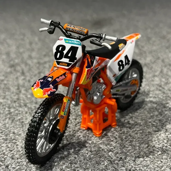 Bburago 1:18 KTM 450 SX-F Dirt Bike Model - Image 2