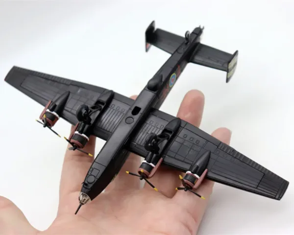 1/144 Handley Page Halifax B.MK III Model - Image 3