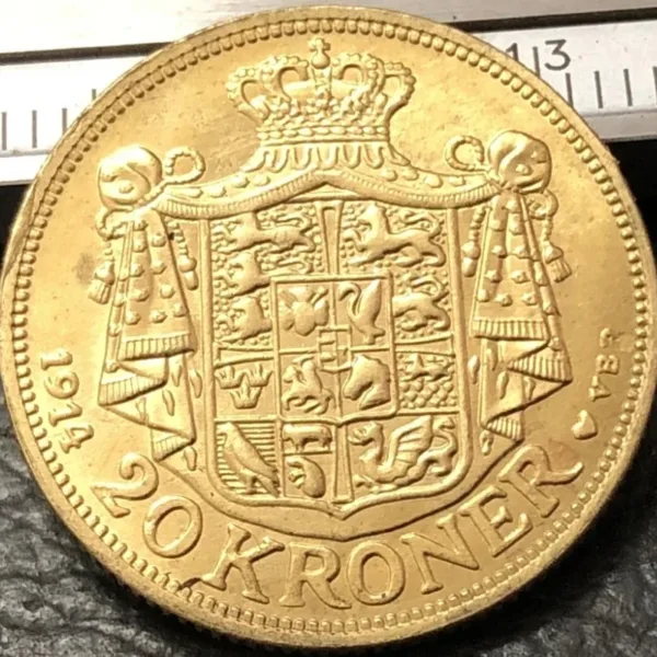 1914 Denmark 20 Kroner Gold Plated Coin Copy - Image 2