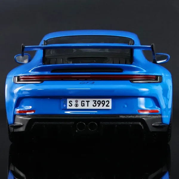 Maisto 1:18 Porsche 911 GT3 Diecast Model - Image 2