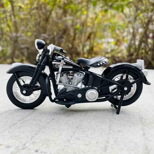 Maisto 1:18 Harley-Davidson 1948 FL Panhead Model - Image 3