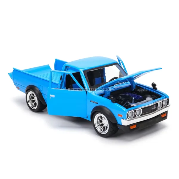 Maisto 1:24 Diecast Nissan Datsun 620 Model - Image 3