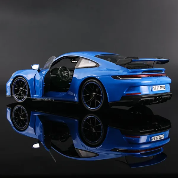 Maisto 1:18 Porsche 911 GT3 Diecast Model - Image 6