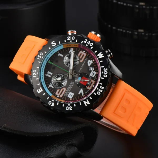 Mens Luxury Quartz Watch with Silicone Band - Image 4