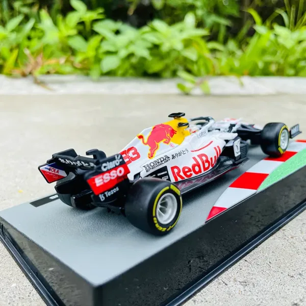 Bburago 1:43 Red Bull Racing RB16B Model Car - Image 6