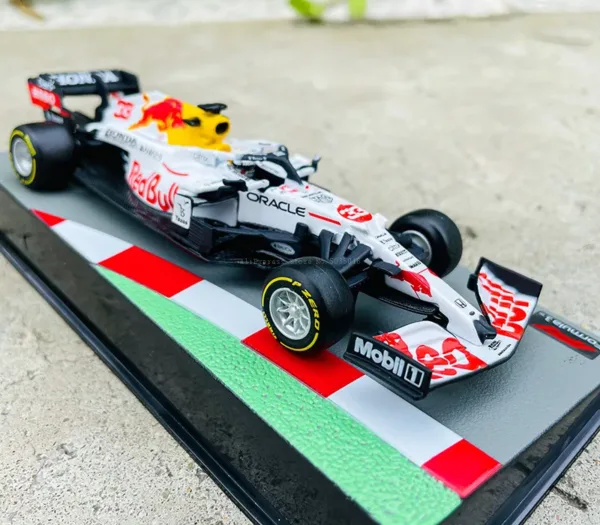 Bburago 1:43 Red Bull Racing RB16B Model Car