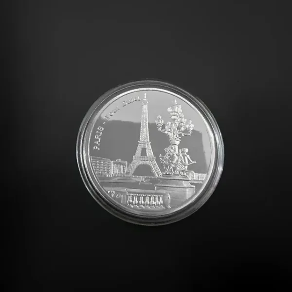 Eiffel Tower Replica Commemorative Metal Coin - Image 7