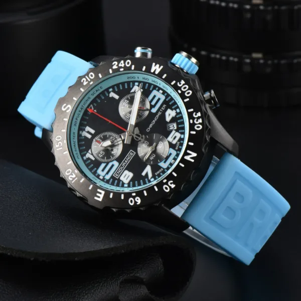 Mens Luxury Quartz Watch with Silicone Band - Image 7