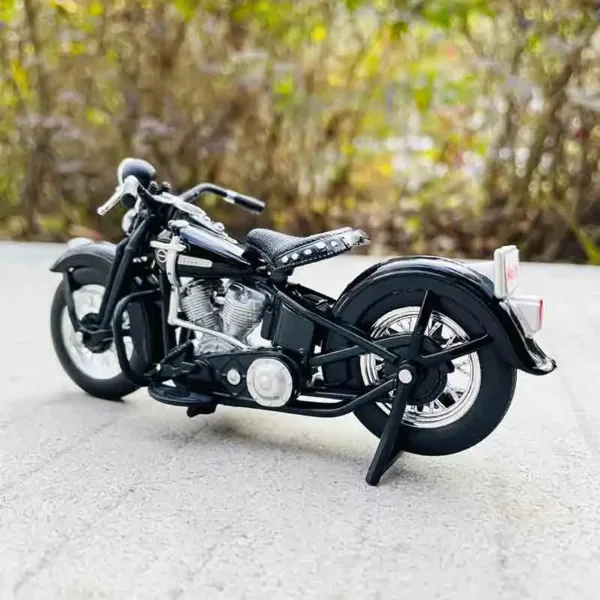 Maisto 1:18 Harley-Davidson 1948 FL Panhead Model - Image 4