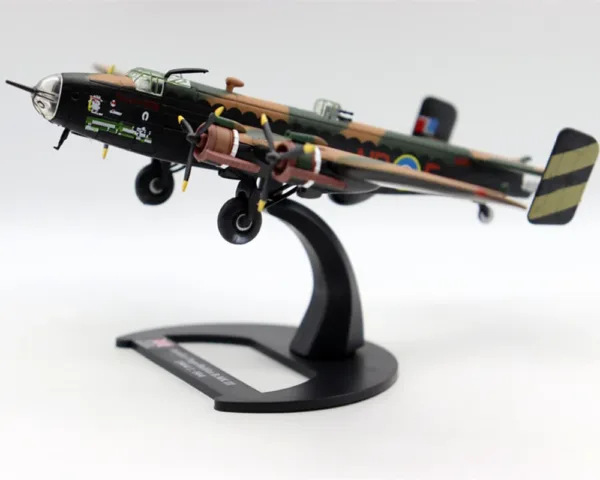 1/144 Handley Page Halifax B.MK III Model - Image 2