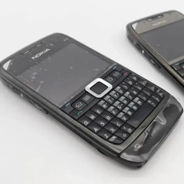 Nokia E71 Mobile Phone with QWERTY Keyboard - Image 12