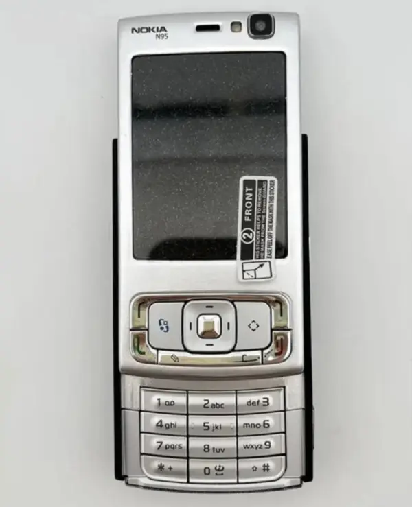 Nokia N95 Mobile Phone with 5MP Camera and GPS - Image 2