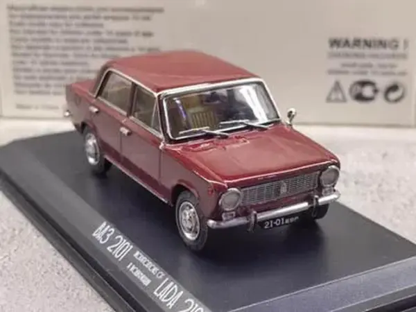 1/43 Scale LADA 2101 Vintage Model Car - Image 10