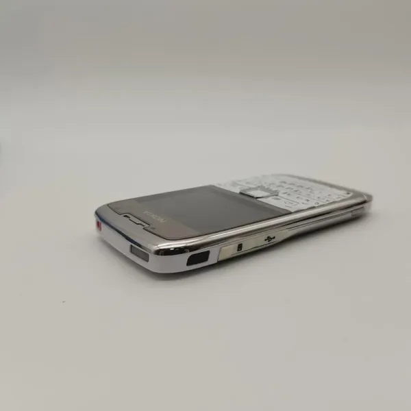 Nokia E71 Mobile Phone with QWERTY Keyboard - Image 3