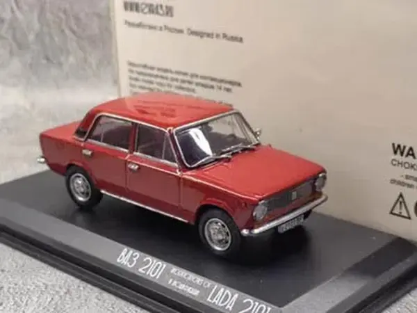 1/43 Scale LADA 2101 Vintage Model Car - Image 9