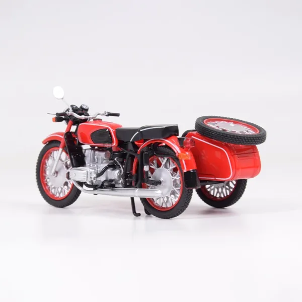 1:24 MT-10 Dnepr Motorcycle Model with Sidecar - Image 3