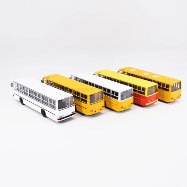 1:43 Scale Die Cast Ikarus 260 Bus Model - Image 3