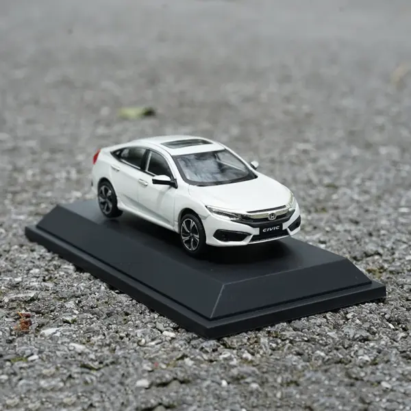 1:43 Scale Diecast Honda Civic Model Car - Image 3