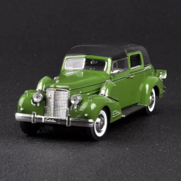 1/32 Scale Vintage Die-Cast Model Car Toy