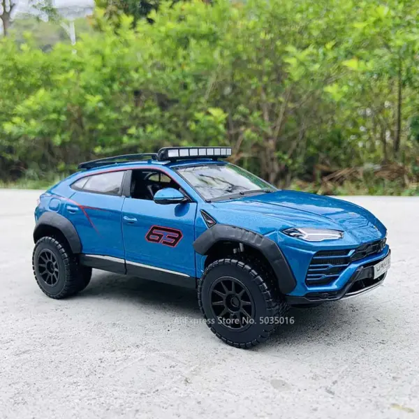 1:24 Scale Lamborghini URUS Alloy Model - Image 5