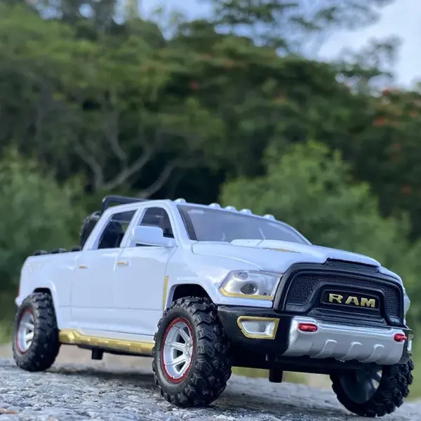 1:32 Dodge RAM TRX Alloy Diecast Toy Model - Image 8