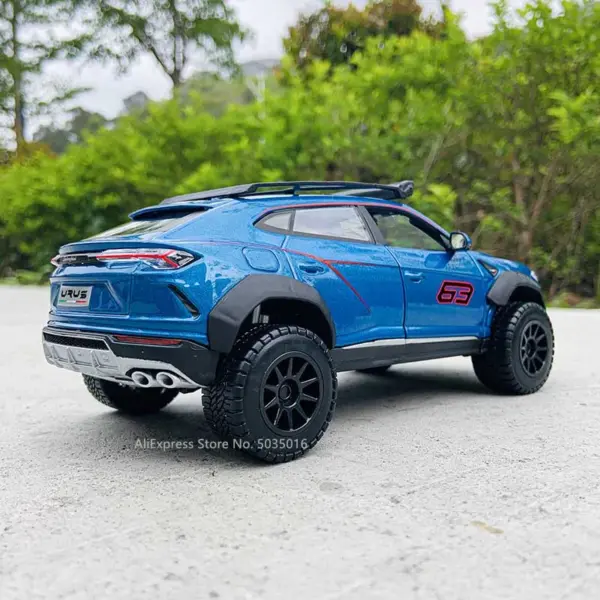 1:24 Scale Lamborghini URUS Alloy Model - Image 4