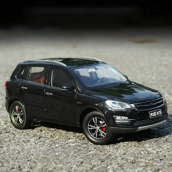 1:18 Scale X5 SUV Diecast Collectible Model - Image 5