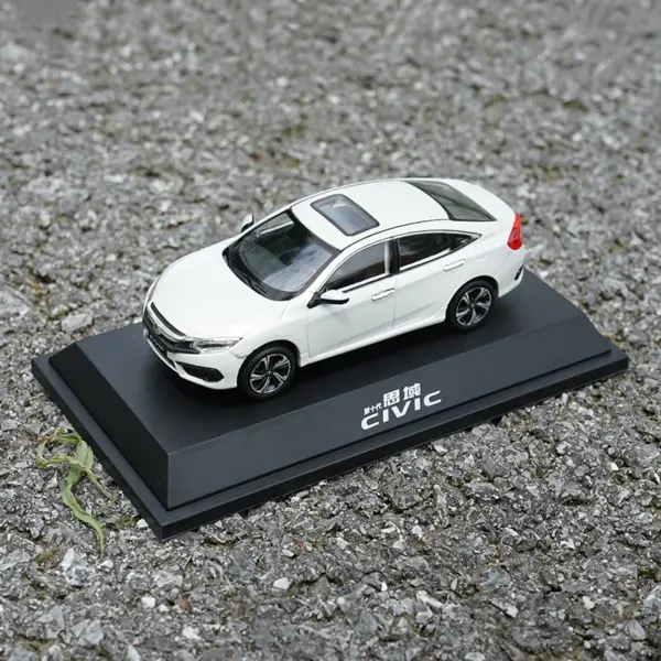 1:43 Scale Diecast Honda Civic Model Car - Image 2