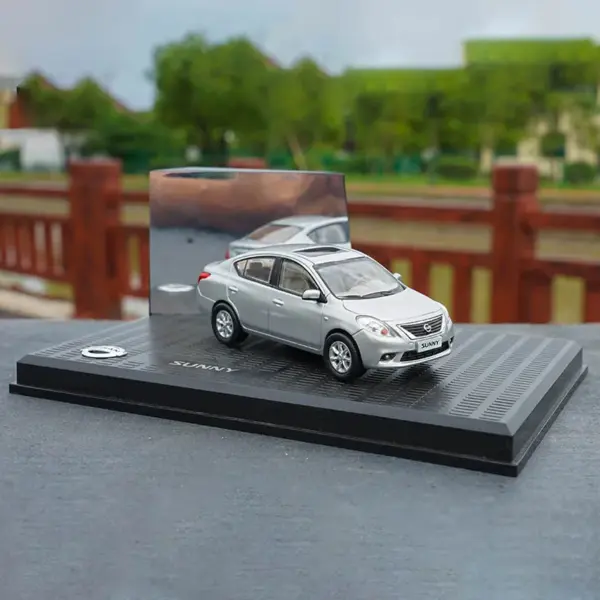 1:43 Scale Diecast Nissan Sunny Model Car - Image 8