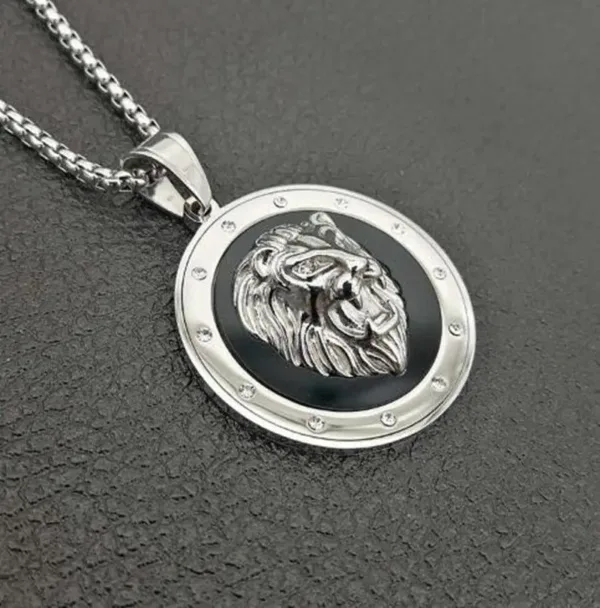 Lion Head Round Medal Pendant Necklace - Image 3