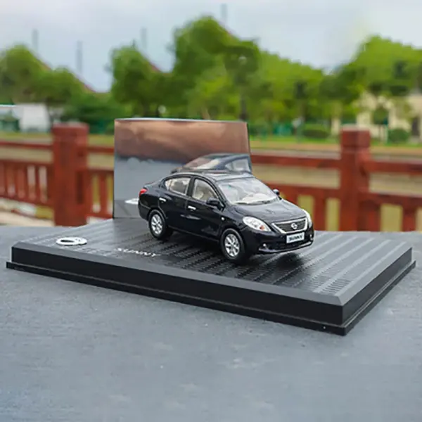 1:43 Scale Diecast Nissan Sunny Model Car - Image 7