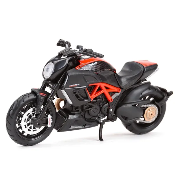 Maisto 1:18 Ducati Streetfighter S Model Motorcycle - Image 3