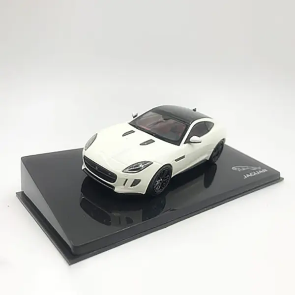 Jaguar F-Type Coupe Diecast Model 1:43 Scale - Image 2