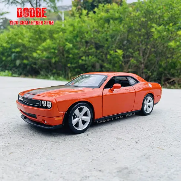 Maisto 1:24 Dodge Challenger Metal Model Car