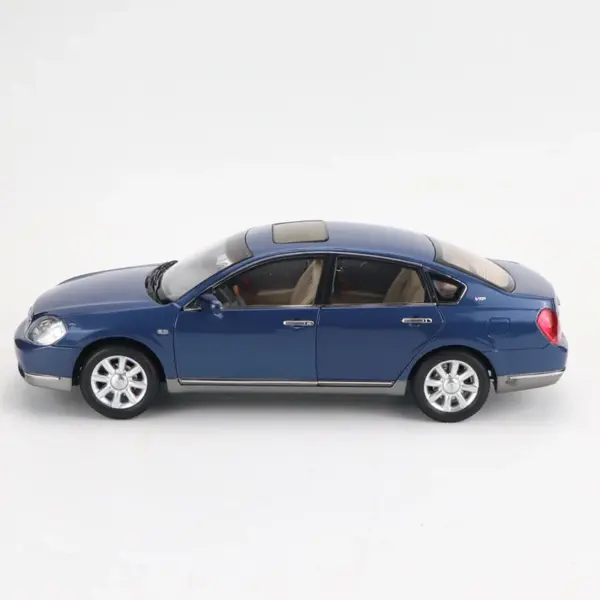 1:18 Scale Diecast Nissan Teana V6 Model Car - Image 2