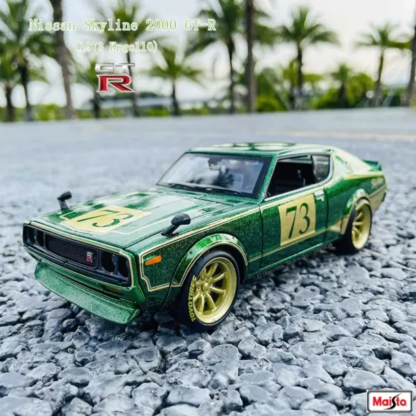 Maisto 1:24 Nissan Skyline 2000 GT-R Model