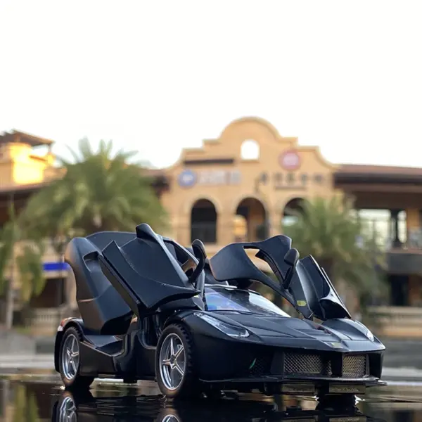 1:32 Laferrari Alloy Diecast Car Model - Image 8