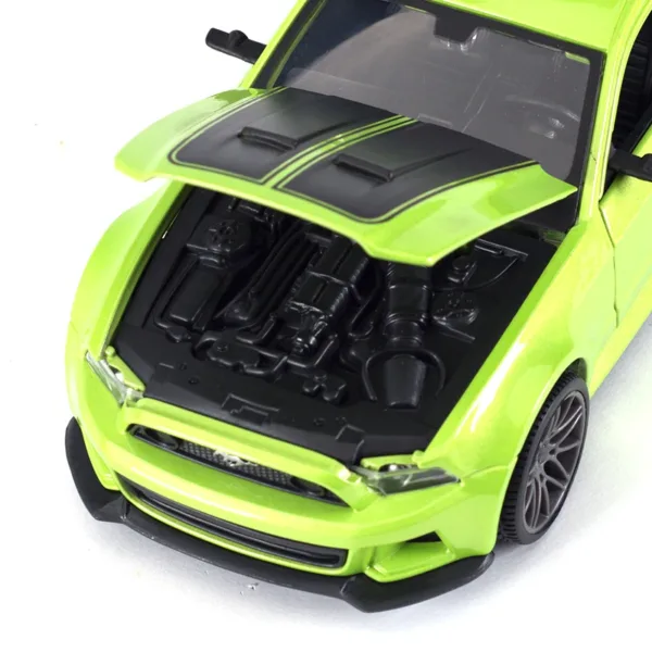 2014 Ford Mustang Diecast Model Car 1:24 Scale - Image 5