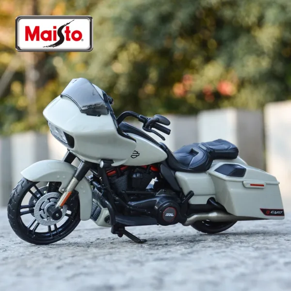 Maisto 1:18 2018 CVO Road Glide Motorcycle Model