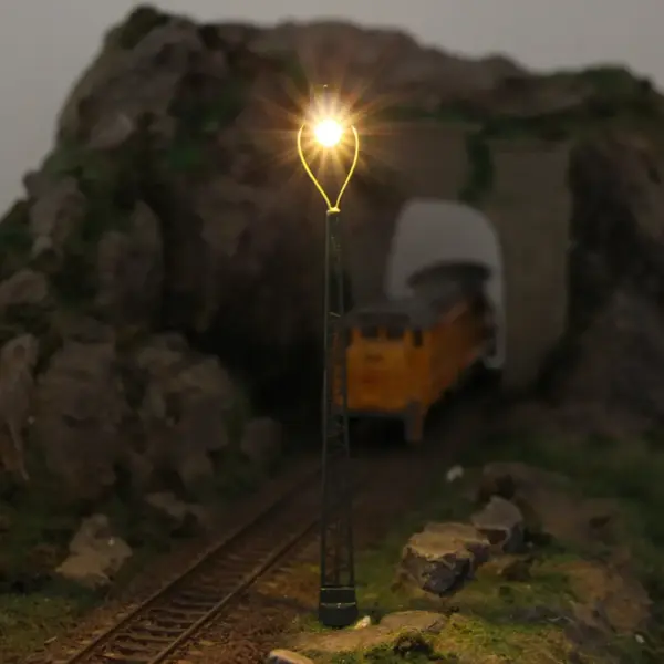 3pcs HO Scale LED Street Lamp Model 12.8cm - Image 4