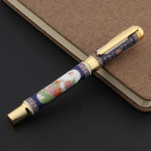 Luxury Blue and White Fountain Pen 0.7mm - Image 4