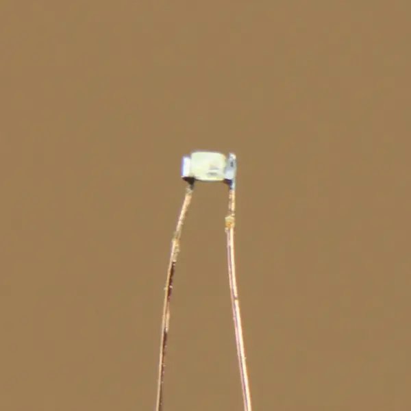 40pcs Pre-wired SMD LED 0402 with Wires - Image 2