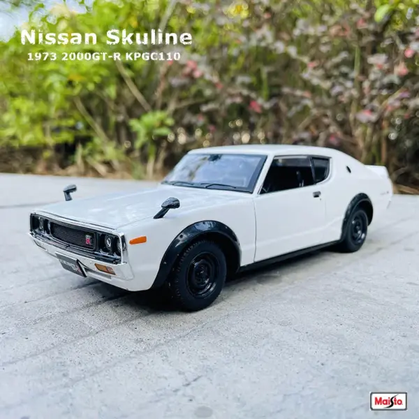 Maisto 1:24 Nissan Skyline 2000GT-R Model