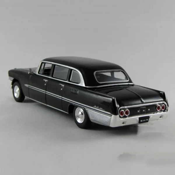 1/43 ZIL 111G Russian Car Model for Collectors - Image 6